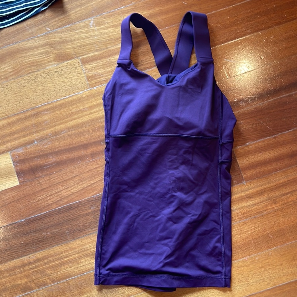 Lulu lemon lightly worn tank top built in bra. Size 6